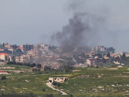 "رغم الهدنة".. إسرائيل تنفّذ سلسلة غارات وتفجيرات في جنوب لبنان