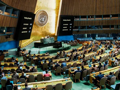 أعضاء الجمعية العامة للأمم المتحدة يصوتون على مسألة فلسطين وتنفيذ حل الدولتين، في مقر الأمم المتحدة بمدينة نيويورك، الولايات المتحدة. 12 سبتمبر 2025. - Reuters