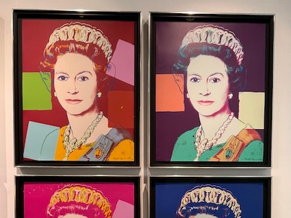 الملكة إليزابيث بعين الفنّان العالمي أندي وارهول - "الشرق"