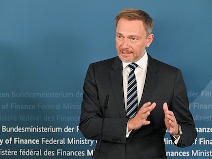 وزير المالية الألماني كريستيان ليندنر خلال مؤتمر حول التقديرات الجديدة لإيرادات الضرائب في مدينة بون. 27 أكتوبر 2022 - REUTERS