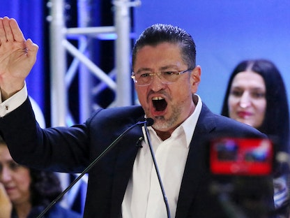 انتخاب المحافظ رودريجو تشافيز رئيساً لكوستاريكا    