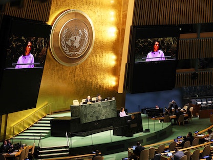 وزيرة الخارجية الألمانية أنالينا بربوك تلقي كلمة خلال جلسة خاصة للجمعية العامة في مقر الأمم المتحدة في مدينة نيويورك، 23 فبراير 2023. - Getty Images via AFP