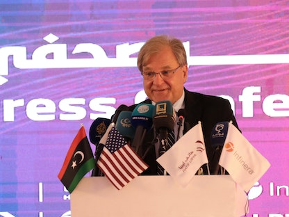 المبعوث الأميركي الخاص إلى ليبيا السفير ريتشارد نورلاند في مؤتمر صحافي بالعاصمة الليبية طرابلس- 26 يوليو 2021 - AFP