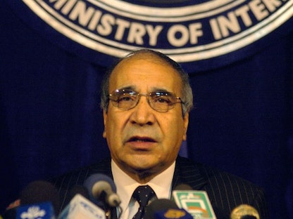 وزير الداخلية الأفغاني السابق علي أحمد جلالي المرشح لرئاسة الحكومة الانتقالية خلال مؤتمر صحافي في كابول - 28 سبتمبر 2005 
