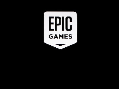 شعار "إيبك غيمز" مطورة لعبة الفيديو الشهيرة "فورتنايت" على الشاشة - REUTERS
