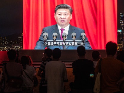 الرئيس الصيني شي جينبينج يتحدث على شاشة في الذكرى المئوية لتأسيس الحزب الشيوعي - 1 يوليو 2021 - Bloomberg