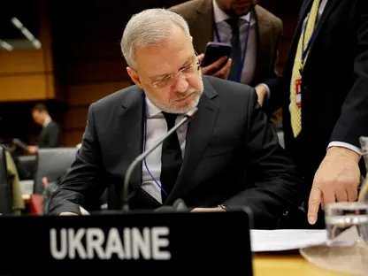 قضية الفساد تتسع في أوكرانيا.. احتجاز وزير الطاقة السابق بعد محاولة فرار