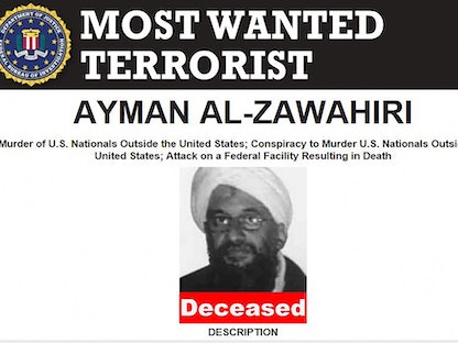ملصق لمكتب التحقيقات الفيدرالي FBI عن زعيم القاعدة أيمن الظواهري بعد قتله في غارة أميركية بأفغانستان. 1 أغسطس 2022 - AFP