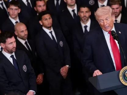 ترمب: الإيرانيون يعرضون إبرام صفقة لكننا نريد القتال