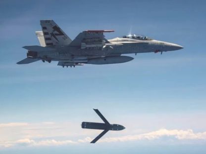 طائرة F/A-18F Super Hornet تطلق صاروخ LRASM خلال اختبار للقوات البحرية الأميركية - The War Zone