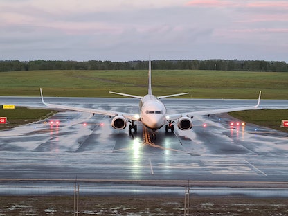 الطائرة التابعة لشركة رايان إير الإيرلندية والتي تم تحويل مسارها إلى العاصمة البيلاروسية مينسك في وقت سابق الحد تهبط بسلام في العاصمة الليتوانية فيلنوس 23 مايو 2021  - REUTERS