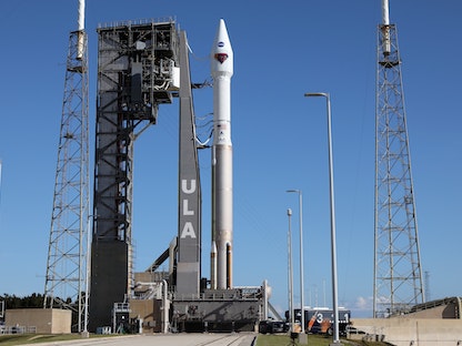 المركبة الفضائية لوسي التابعة لوكالة ناسا على صاروخ United Launch Alliance Atlas 5 تستعد للانطلاق في مهمة لدراسة كويكبات طروادة في النظام الشمسي الخارجي من محطة فلوريدا - 15 أكتوبر 2021 - REUTERS