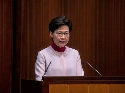الرئيسة التنفيذية لهونج كونج كاري لام تلقي خطاباً أمام المجلس التشريعي في المدينة - 6 أكتوبر 2021 - Bloomberg