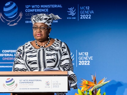 المديرة العامة لمنظمة التجارة العالمية (WTO) نجوزي أوكونجو إيويالا تحضر حفل افتتاح المؤتمر الوزاري الثاني عشر - 12 يونيو 2022 - REUTERS