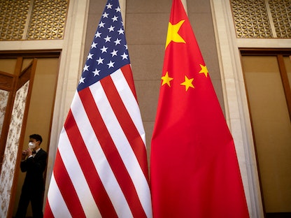 علما الصين والولايات المتحدة خلال زيارة وزيرة الخزانة الأميركية جانيت يلين إلى بكين. 8 يوليو 2023 - REUTERS