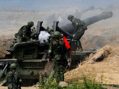 مناورة عسكرية بالذخيرة الحية في تايوان تحاكي عملية غزو الجيش الصيني للجزيرة - 30 مايو 2019 - REUTERS