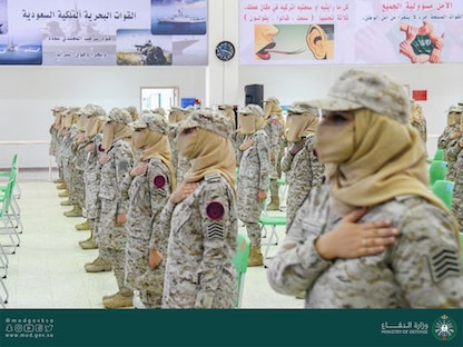 جانب من حفل تخريج أول دفعة من مركز تدريب الكادر النسائي للقوات المسلحة السعودية في العاصمة السعودية الرياض، 1 سبتمبر 2021 - Twitter/@modgovksa