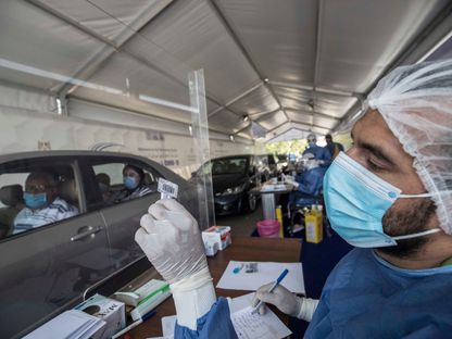 مركز لإجراء فحوص فيروس كورونا في "جامعة عين شمس" بالقاهرة - 29 يونيو 2020 - AFP