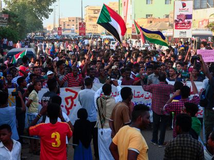 جانب من مظاهرات "ثورة أكتوبر" في الخرطوم، أكتوبر 2019 - AFP