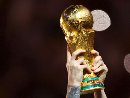 مجسم كأس العالم - Reuters