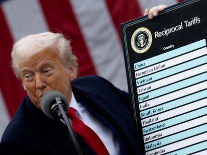 الرئيس الأميركي دونالد ترمب يلقي كلمة بشأن الرسوم الجمركية في البيت الأبيض. 2 أبريل 2025 - Reuters