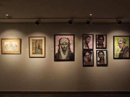 مجموعة بورتريهات للفنانة أسماء خوري في معرض "مختارات عربية" بالقاهرة، 29 مايو 2021 - الشرق