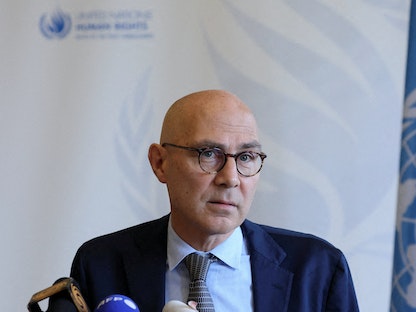 مفوض الأمم المتحدة لحقوق الإنسان فولكر تورك يتحدث للصحافيين في جنيف، 24 نوفمبر 2022 - REUTERS