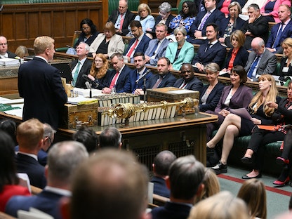 نائب رئيس الوزراء البريطاني أوليفر دودن خلال جلسة في مجلس العموم. 5 يوليو 2023 - REUTERS