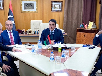 السفير الأميركي في ليبيا ريتشارد نورلاند يلتقي أعضاء المجلس الرئاسي الليبي في طرابلس- 29 يونيو 2022 - Twitter/@USEmbassyLibya