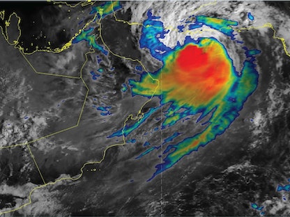 صور أقمار صناعية توضح حركة الإعصار المداري "شاهين" - 2 أكتوبر 2021 - Twitter/OmanMeteorology