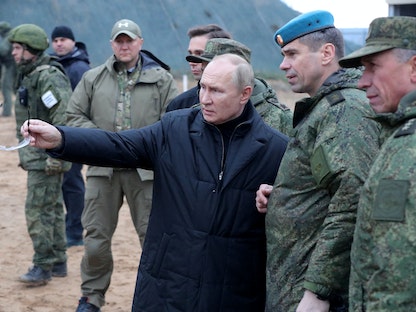 الرئيس الروسي فلاديمير بوتين خلال زيارة مركز تدريب بالمنطقة العسكرية الغربية في ريازان. 20 أكتوبر 2022 - REUTERS