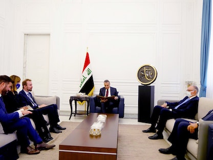 رئيس الوزراء العراقي مصطفى الكاظمي يستقبل سفير الاتحاد الأوروبي لدى العراق فيليه فاريولا - 9 يناير 2022 - twitter/IraqiPMO/status