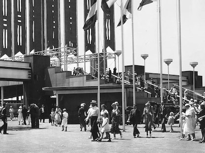 جانب من الحضور في معرض "إكسبو شيكاغو" بالولايات المتحدة الأميركية عام 1933 - bie-paris.org