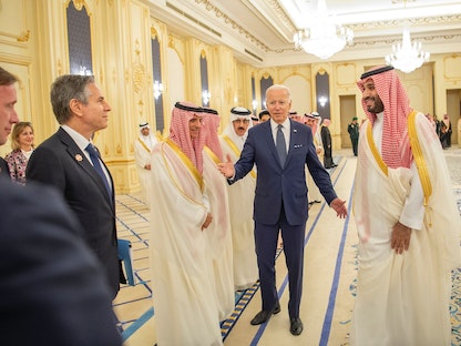 الرئيس الأميركي جو بايدن وولي العهد السعودي الأمير محمد بن سلمان خلال زيارة الرئيس الأميركي إلى المملكة، جدة - 15 يوليو 2022 - وكالة الأنباء السعودية (واس)