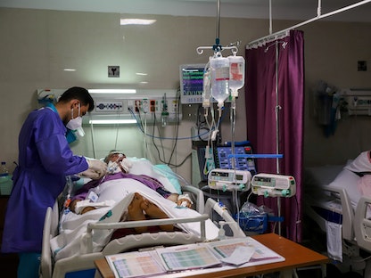 جناح لمرضى كوفيد-19 في أحد مستشفات طهران - REUTERS