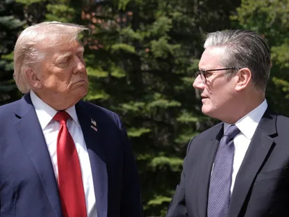 توتر في التعاون الأمني بين واشنطن ولندن بسبب خلافات ترمب وستارمر بشأن حرب إيران