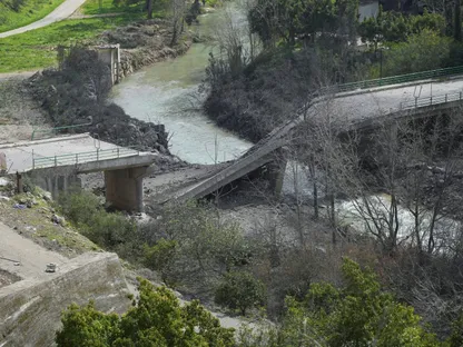 لبنان يندد باستهداف إسرائيل لجسور نهر الليطاني: مقدمة لـ"غزو بري"