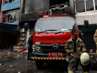 ضحايا في حريق مبنى من 7 طوابق في إندونيسيا