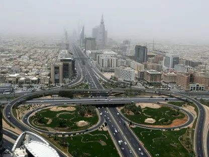 السعودية: 4 إصابات وأضرار في 15 منزلاً بالرياض إثر شظايا صاروخين حوثيين
