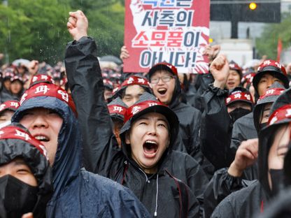 عمال سامسونج يخططون لإضراب يهدد قطاع التكنولوجيا عالمياً