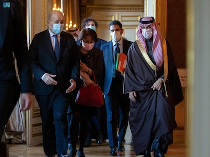 وزير الخارجية الفرنسي جان إيف لودريان يستقبل في باريس نظيره السعودي الأمير فيصل بن فرحان - 28 فبراير 2022 - twitter.com/SPAregions