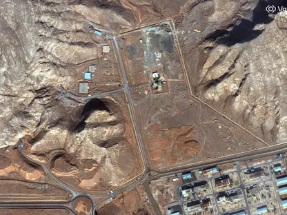 جروسي: صور بالأقمار الاصطناعية ترصد نشاطاً قرب مواقع تخزين اليورانيوم في إيران