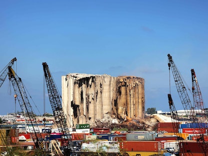 جزء من صوامع الحبوب التي تضررت في ميناء بيروت عقب انفجار المرفأ عام 2020. 12 أغسطس 2022 - AFP