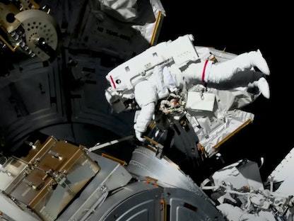 رواد في الفضاء لاستبدال هوائي متعطل في محطة الفضاء الدولية (ISS) - 2 ديسمبر 2021 - REUTERS