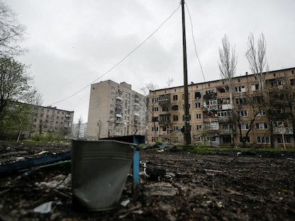 مبنى مدمر في مدينة باخموت على الخطوط الأمامية للقتال، شرق أوكرانيا. 21 أبريل 2023 - REUTERS