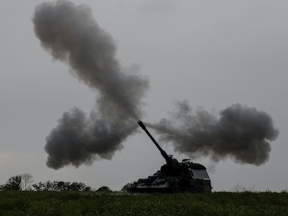 قصف مدفعي من الجيش الأوكراني في منطقة دونباس بأوكرانيا - 20 أغسطس 2022 - REUTERS