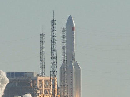 لحظة انطلاق صاروخ "لونغ مارش بي 5" في جزيرة هاينان جنوب الصين - 5 مايو 2020.  - AFP