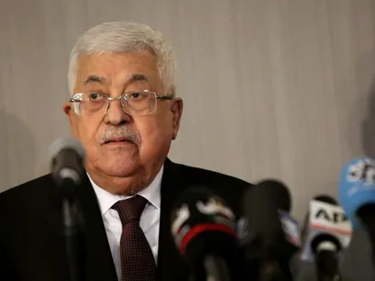 الرئيس الفلسطيني إلى مصر وسط حراك فصائلي واسع تحضيراً للانتخابات التشريعية