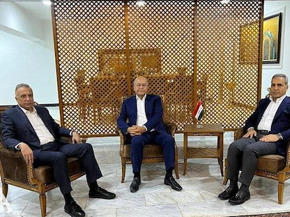 الرئيس العراقي برهم صالح ورئيس الوزراء مصطفى الكاظمي ورئيس مجلس القضاء فائق زيدان خلال اجتماع لبحث الأوضاع السياسية في البلاد- بغداد- 13 يونيو 2022 - وكالة الأنباء العراقية