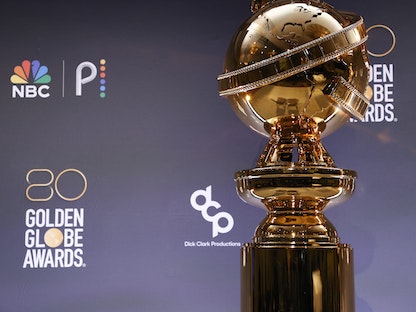 جائزة جولدن جلوب معروضة أثناء الكشف عن الترشيحات لجوائز الدورة الثمانين، في بيرفرلي هيلز، كاليفورنيا، في 12 ديسمبر 2022. - AFP